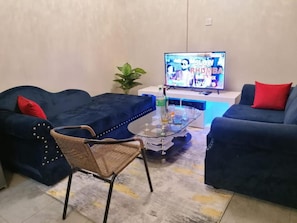 TV - Stay.Plus Royal Suburbs Apartments (Nairobi)