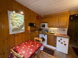 Fridge, oven, coffee/tea maker, toaster - Cozy Studio Les Saisies - 2 Pers, 14m², piste view (Les Saisies)