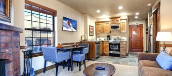 KBM Resorts: Walk to Slopes, Near Old Town Cbi-104