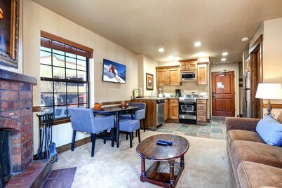 KBM Resorts: Walk to Slopes, Near Old Town Cbi-104