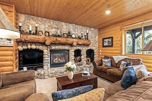 Condo (4 Bedrooms) | Front of property