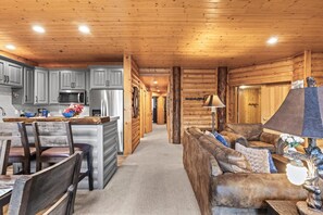 公寓式客房 (4 Bedrooms) | 家庭用餐