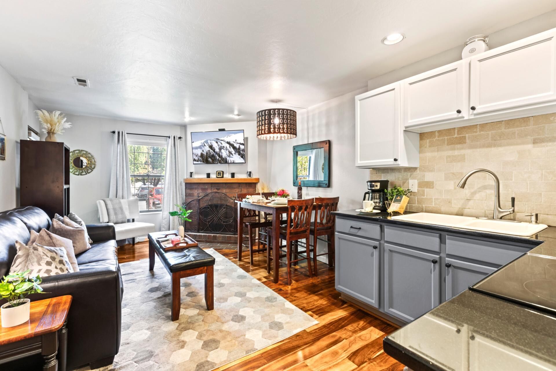 公寓式客房 (1 Bedroom) | 私人厨房 | 冰箱、微波炉、烤箱、茶具/咖啡用具