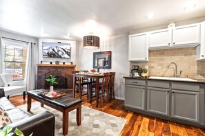 Condo (1 Bedroom) | Property amenity