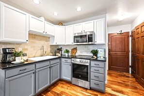 Condo (1 Bedroom) | Property amenity