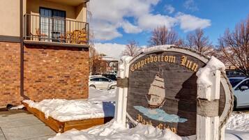 Condo (1 Bedroom) | Exterior