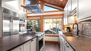 Stadtwohnung (3 Bedrooms) | Eigene Küche