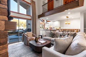 Townhome (3 Bedrooms) | Living room