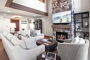 TV, fireplace - Boulder Creek 3 Bedrooms BCC-1101 by KBM (Park City)