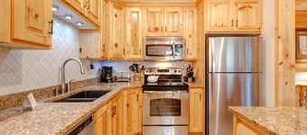 Black Bear Lodge 2 Bedrooms BBL-251 by KBM