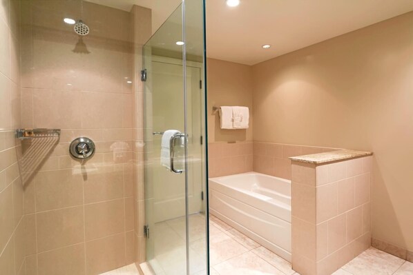 Shower, hair dryer - K B M Resorts- Hkk-443 Dual Master Suites, 2bd, Ocean Views, Easy Pool and Beach Access! (Lahaina)