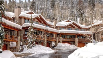 ์คํ๋์ค (4 Bedrooms) | ์ธ๊ด