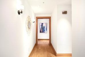 Condo (3 Bedrooms) | Property entrance