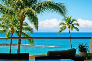 Villa - 3 sovrum (Oceanfront, Sleeps 10 (MON-1303)) | Utsikt från rummet