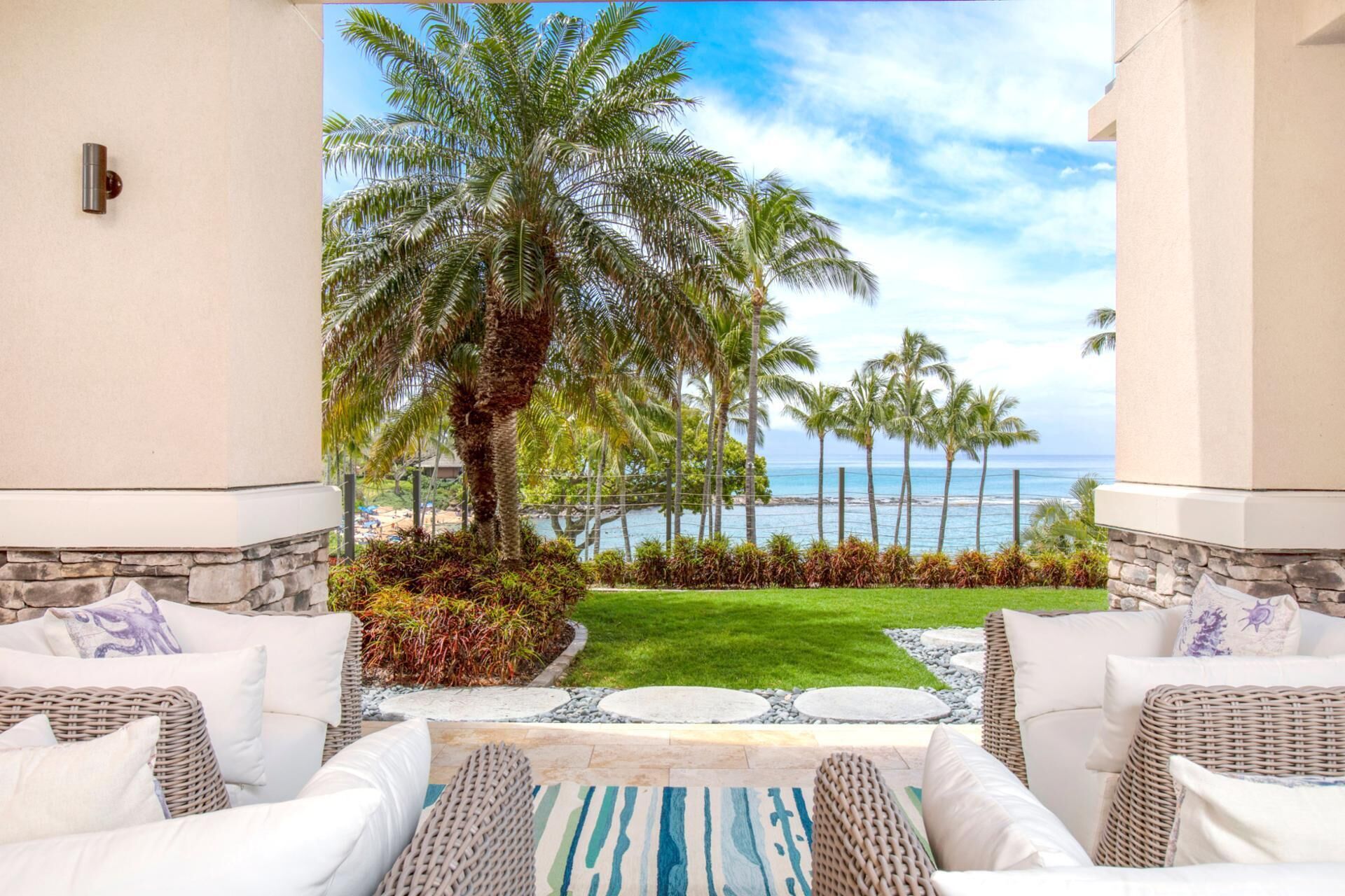 Condo (Multiple Bedrooms) | Front of property