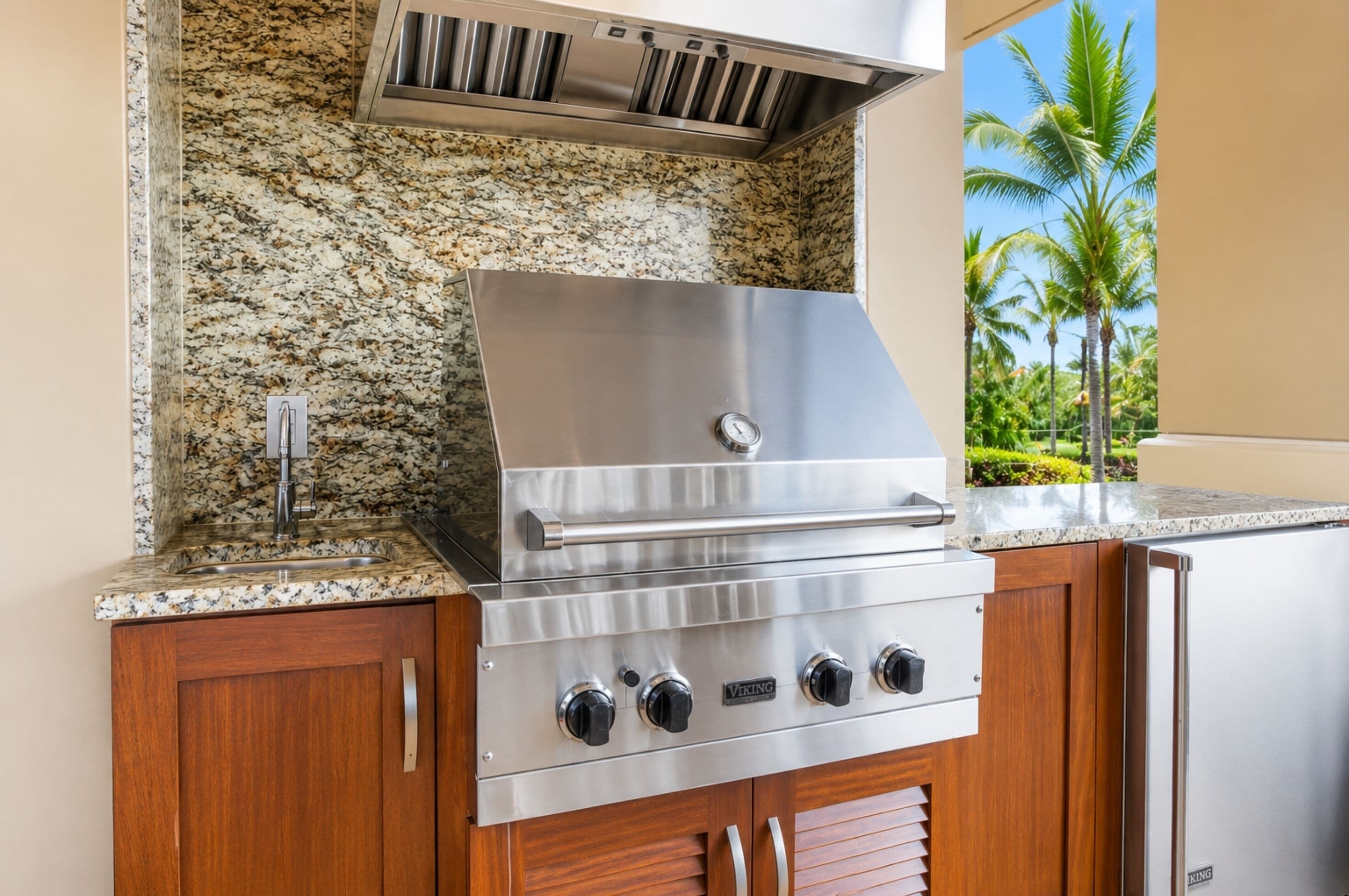 Villa, 3 habitaciones (Oceanfront, Sleeps 10 (MON-1205)) | Terraza o patio