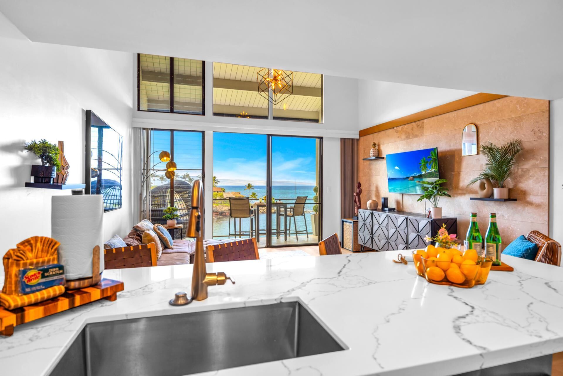 Condo, 2 habitaciones, balcón, frente al océano (NAP-C32t) | Cocina privada | Refrigerador, microondas, horno y cafetera y tetera 