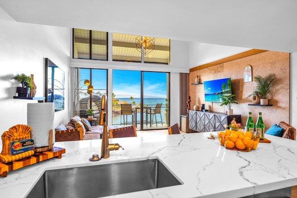 Condo, 2 Bedrooms, Balcony, Oceanfront (NAP-C32t) | Private kitchen | Fridge, microwave, oven, coffee/tea maker