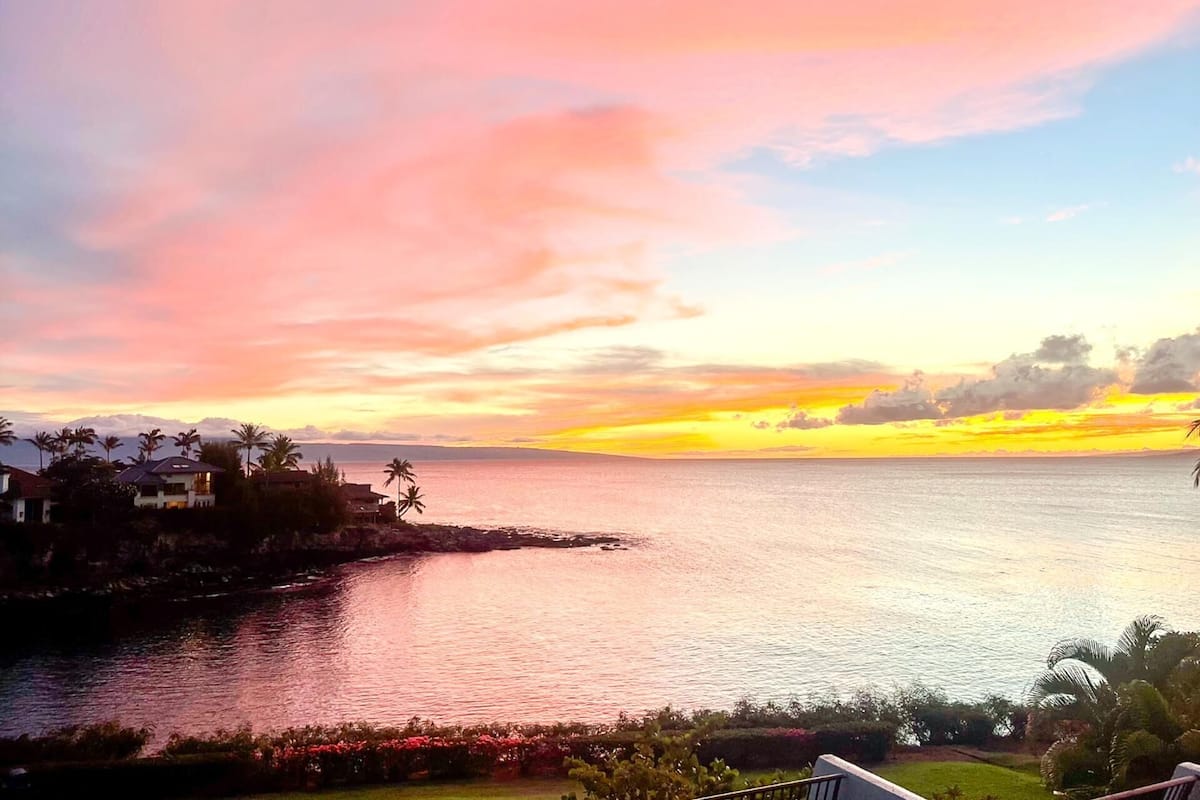 Condo, 2 Bedrooms, Balcony, Oceanfront (NAP-C32t) | Front of property