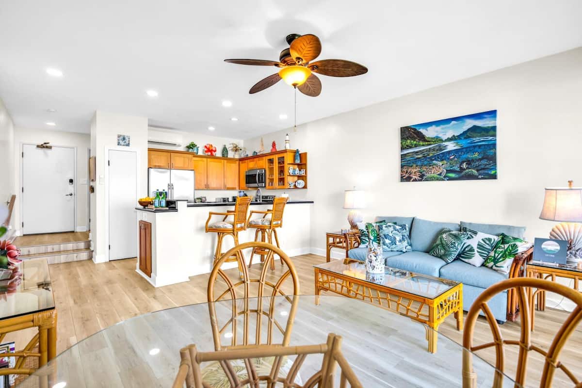 Condo (3 Bedrooms) | Front of property