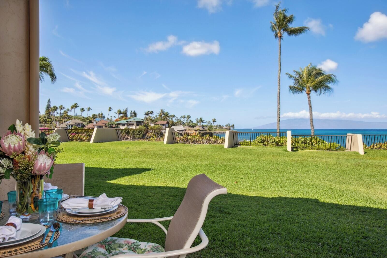 Condo (2 Bedrooms) | Front of property