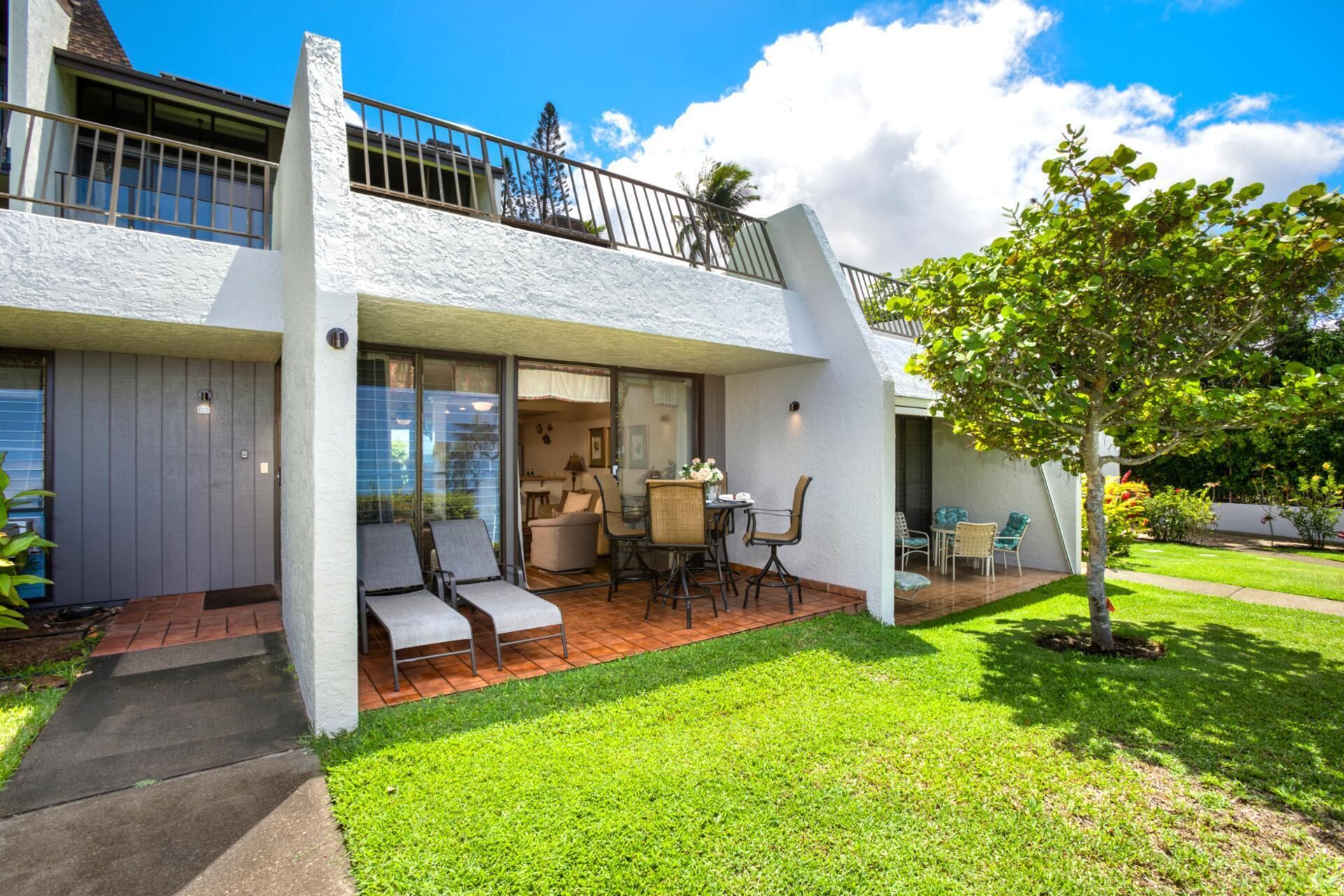 Condo (2 Bedrooms) | Front of property