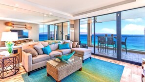 公寓式客房 (2 Bedrooms - MAH-1211) | 客厅 | 55-英寸电视（配备数码频道）