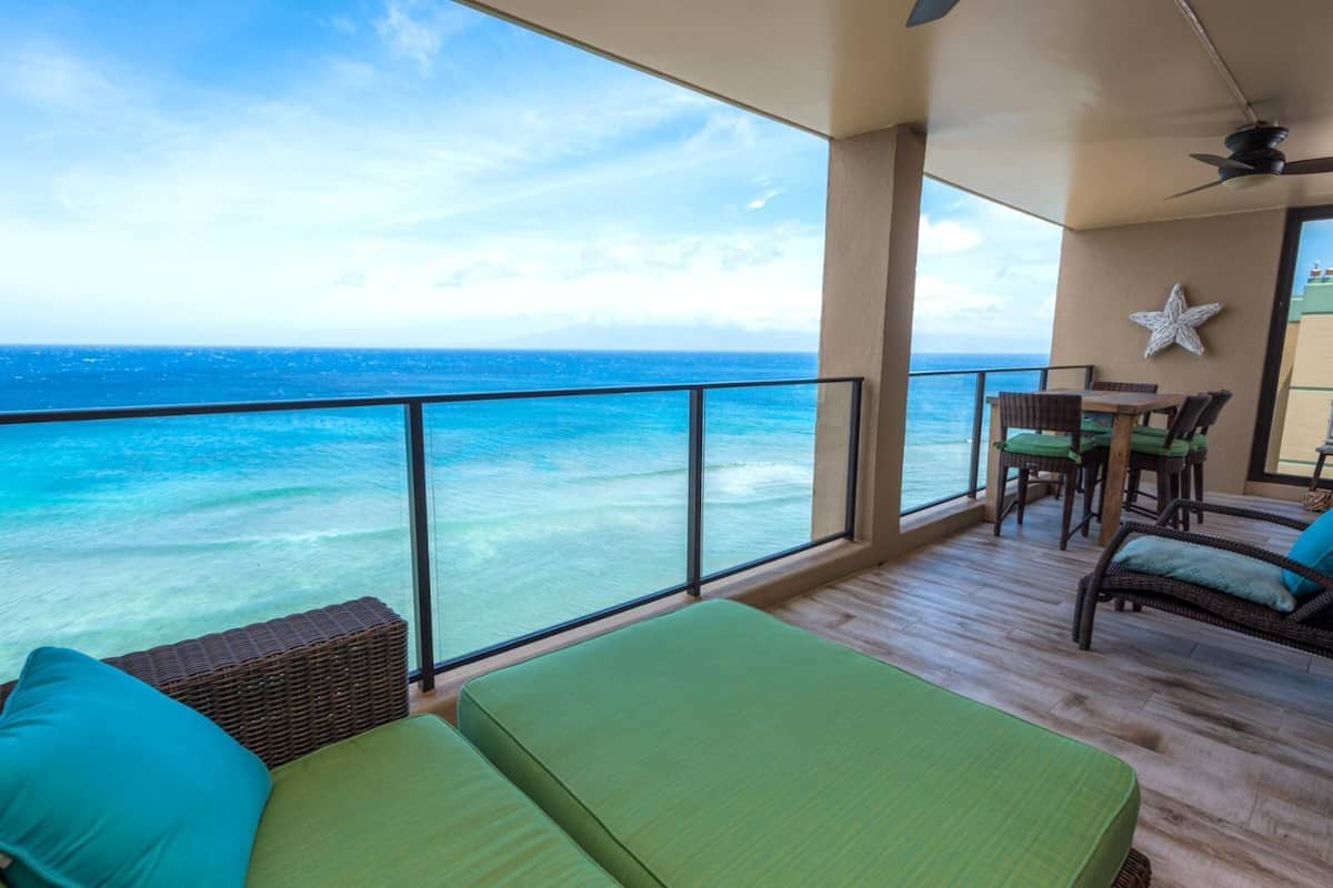 Condo (2 Bedrooms) | Front of property