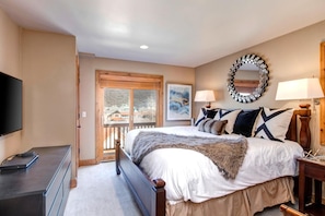 Studio (3 Bedrooms) | 3 bedrooms, down comforters, laptop workspace, iron/ironing board