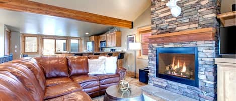 Studio (3 Bedrooms) | Front of property