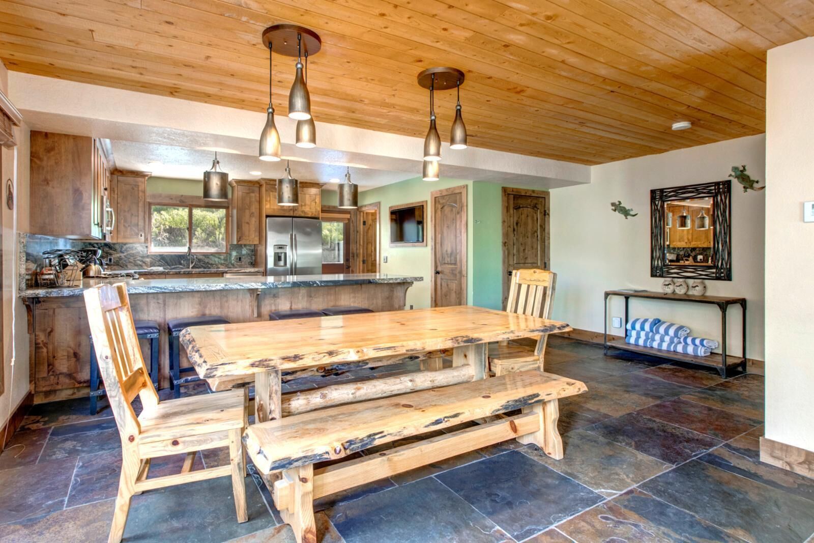 Studio (5 Bedrooms) | Restauranger