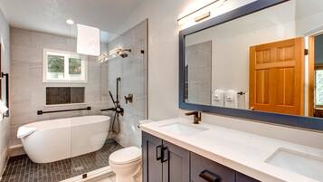 Studio (5 Bedrooms) | Front of property