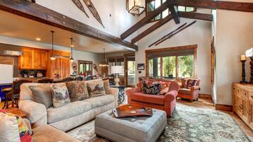 Studio (4 Bedrooms) | Fasade