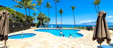 Condo (2 Bedrooms) | Alberca | Alberca al aire libre