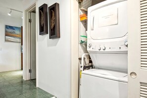Condo (2 Bedrooms) | Laundry room