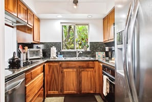 Διαμέρισμα (Condo) (2 Bedrooms) | Ιδιωτική κουζίνα | Ψυγείο, φούρνος μικροκυμάτων, φούρνος, βραστήρας για καφέ/τσάι