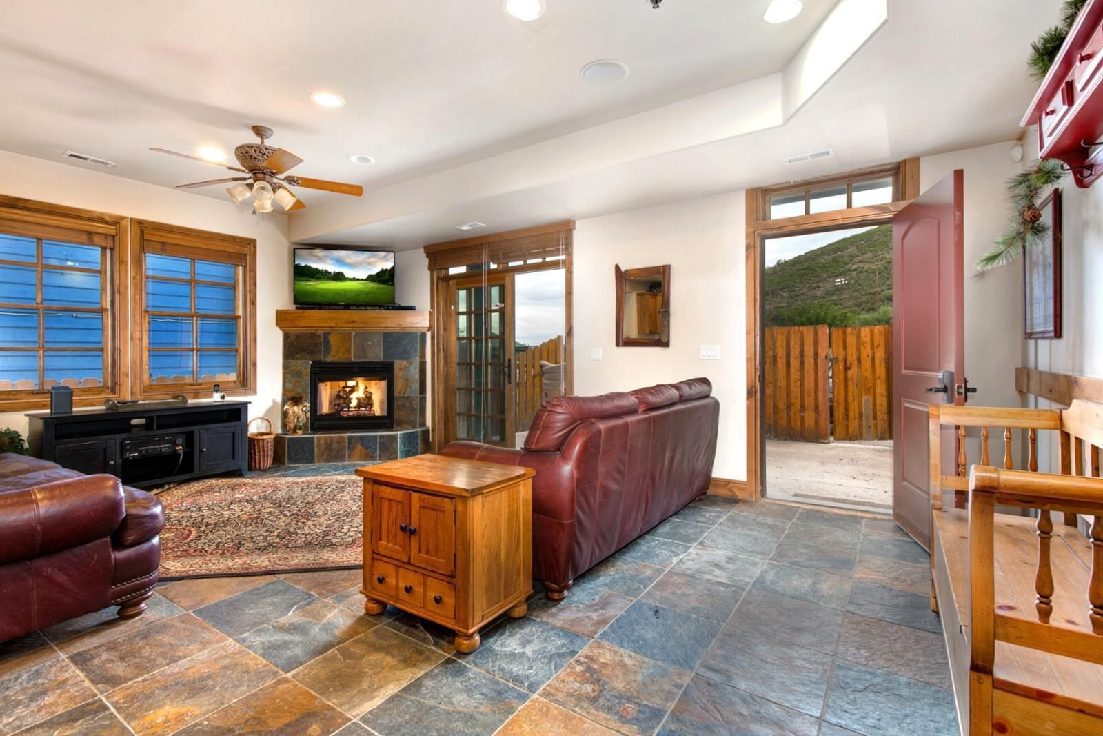 Studio (Multiple Bedrooms) | Property entrance