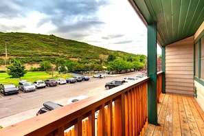 Studio (4 Bedrooms) | Terrace/patio