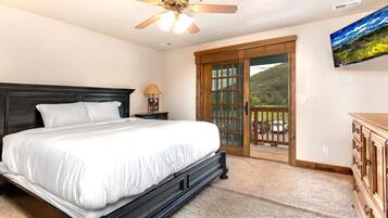 Studio (4 Bedrooms) | 4 bedrooms, laptop workspace, iron/ironing board, bed sheets