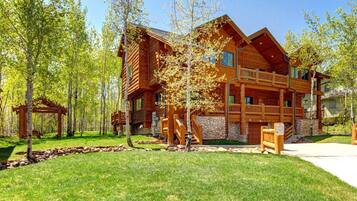 Condo (3 Bedrooms) | Exterior