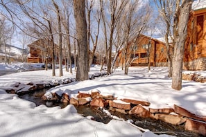 Condo (3 Bedrooms) | Front of property