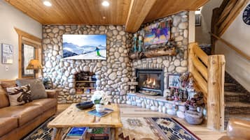 Condo (3 Bedrooms) | Living room | TV, fireplace, DVD player