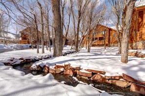 Condo (3 Bedrooms) | Front of property