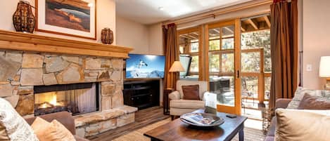 Condo (3 Bedrooms) | Front of property