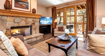 Town Pointe 3 BedroomsTPC-102C by KBM