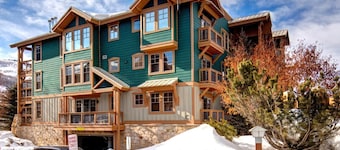 Town Pointe 3 BedroomsTPC-102C by KBM
