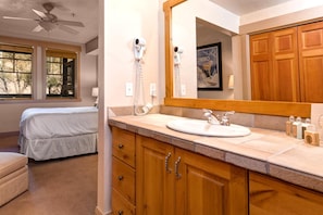 Condo (3 Bedrooms) | Bathroom