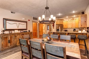 Condo (3 Bedrooms) | Dining