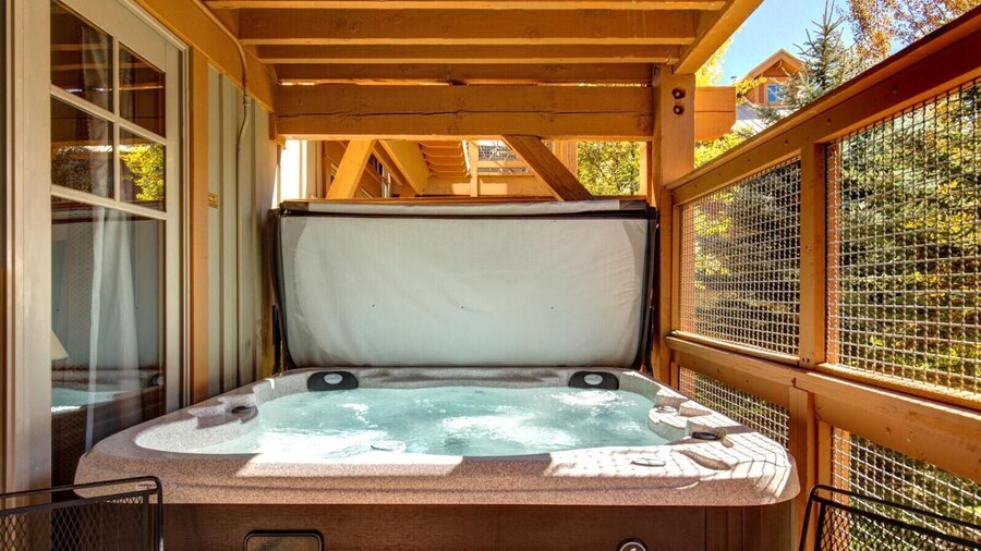 Town Pointe 3 BedroomsTPC-102C by KBM