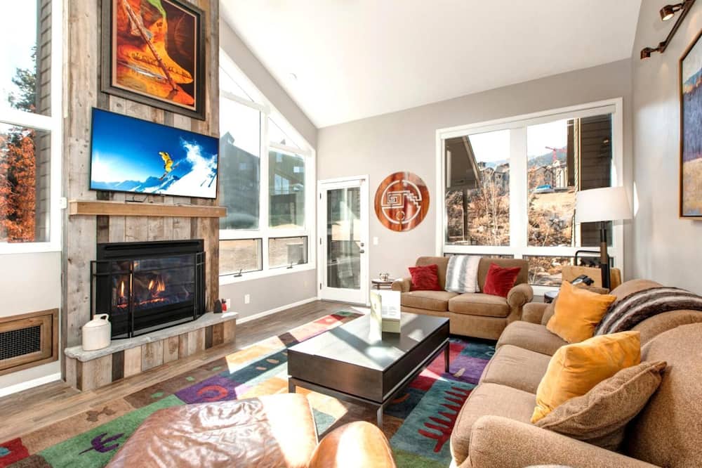 Red Pine 4 Bedrooms RPT-14T by KBM